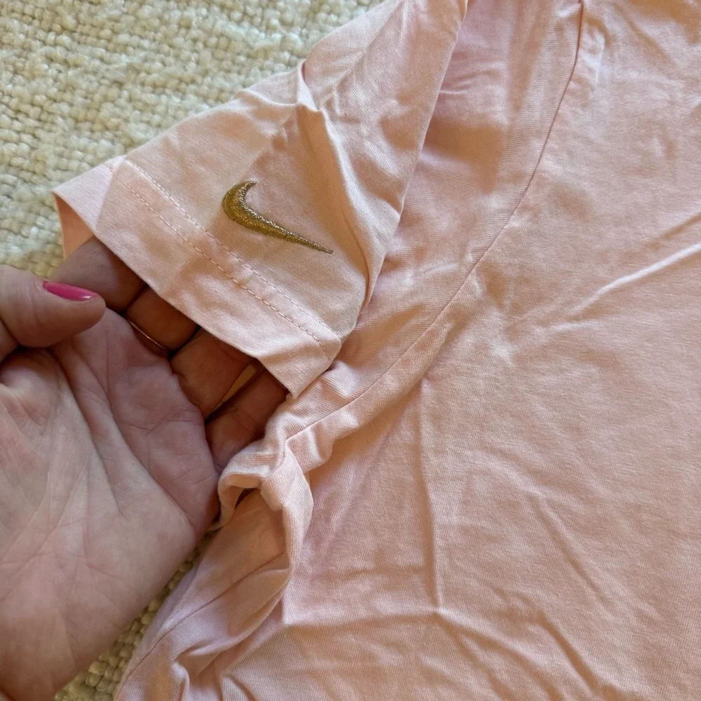 Peach Nike Cropped Mama Tee xs/s